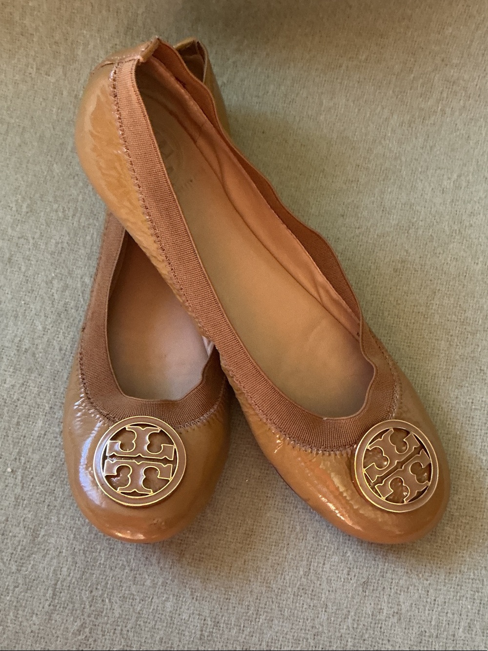 Tory Burch Tan Patent Logo Round-Toe Ballet Flats